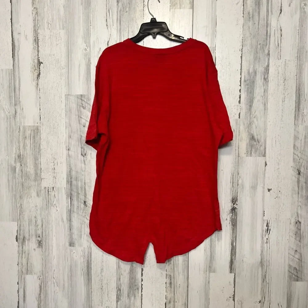 Men’s red shirt